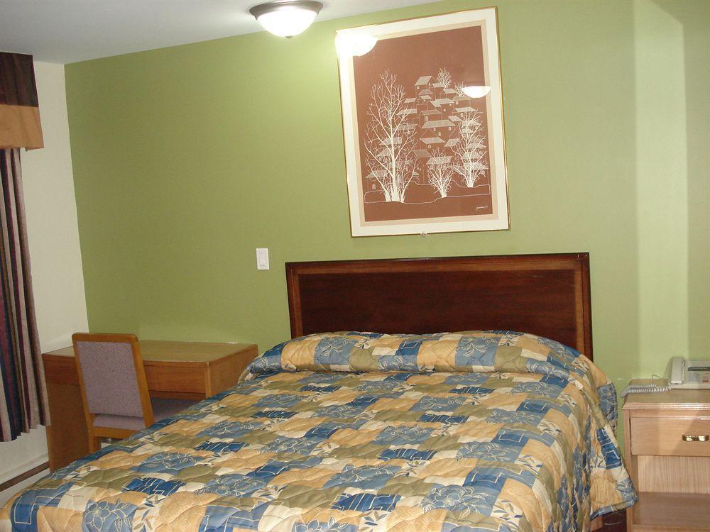 Lincoln Motel Sturgeon Falls Exterior foto